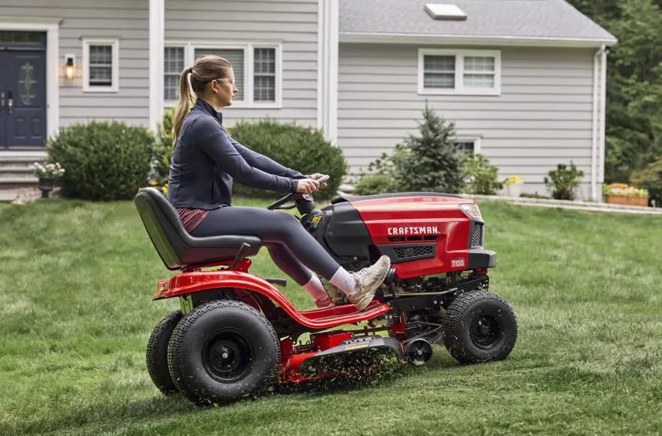 Craftsman T150 Gas Lawn Tractor | 46-in | 540cc | 19HP Briggs and Stratton Engine | Turn Tight Technology