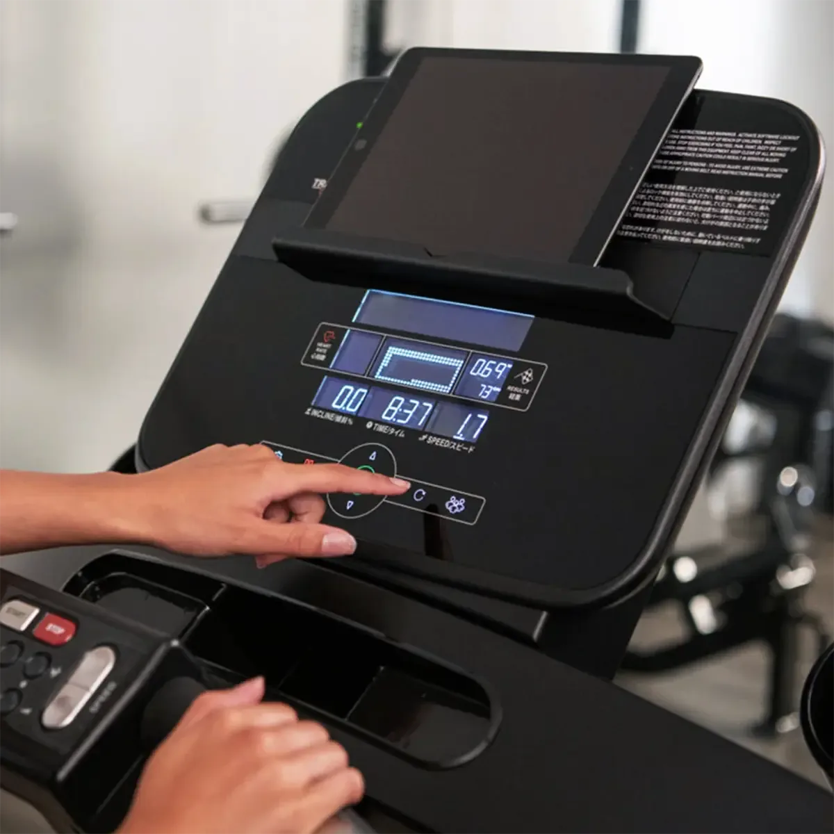 Life Fitness Run CX Home treadmill with 60 x 22 running surface and 15 percent incline