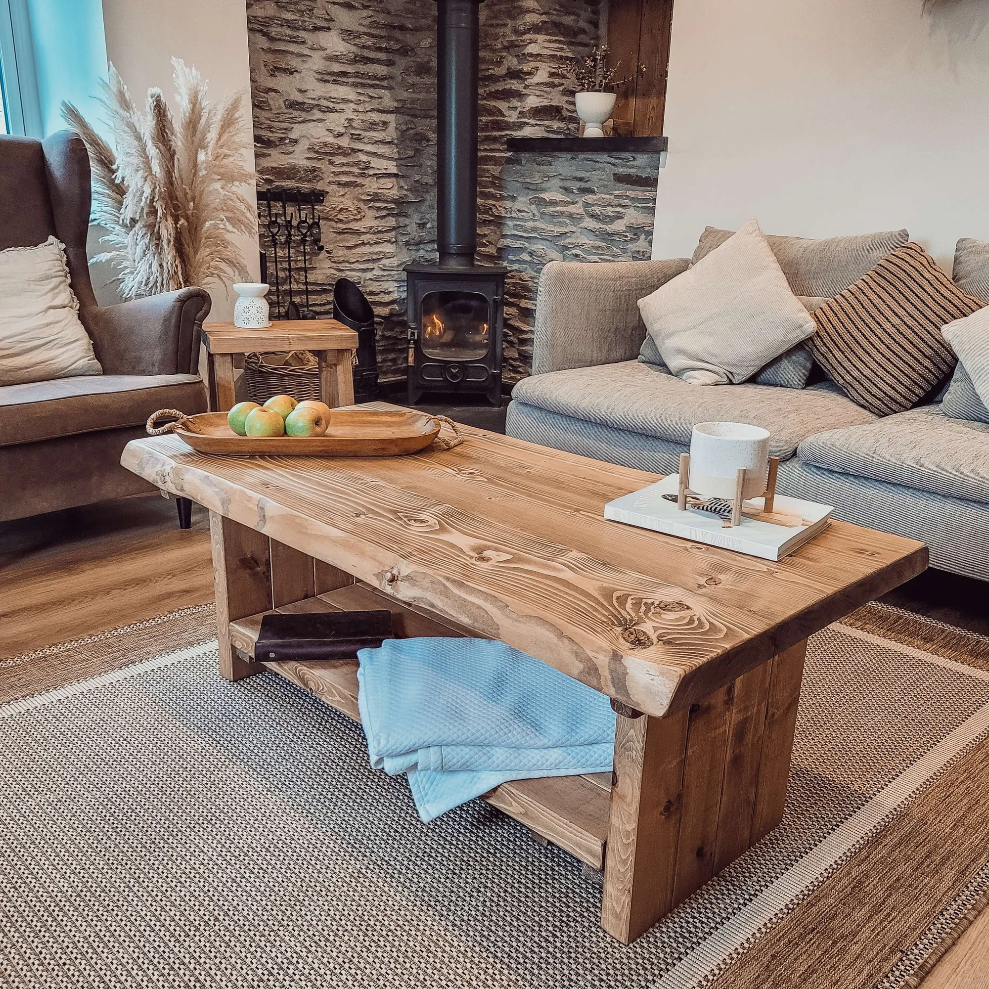 LORIE Chunky Live / Waney Edge Coffee Table With Shelf
