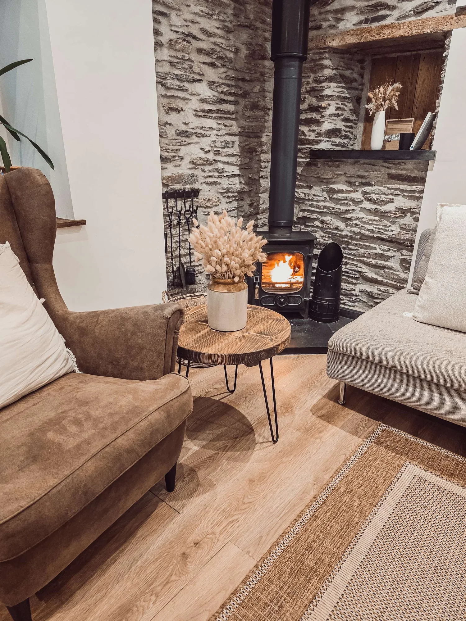 DALVA Walnut Round Coffee Table