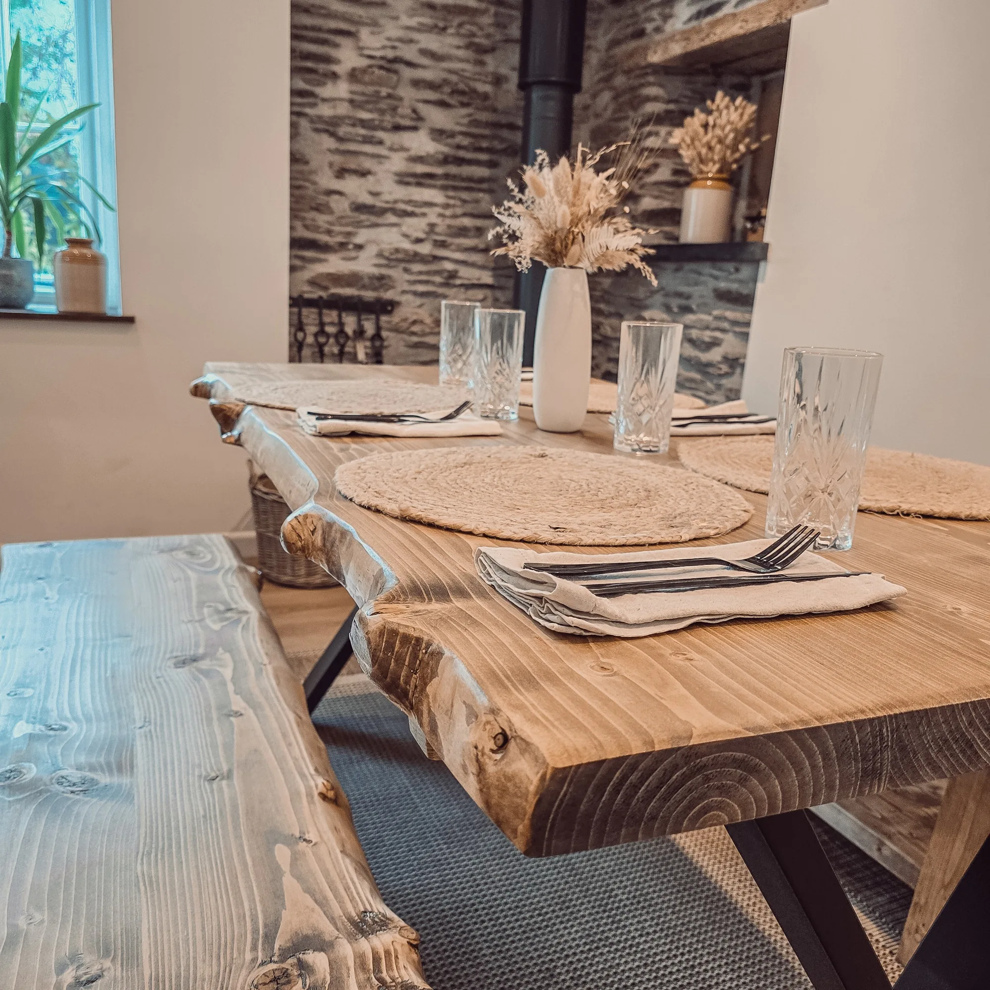 Live / Waney Edge Dining Table With 4 Types of Metal Legs