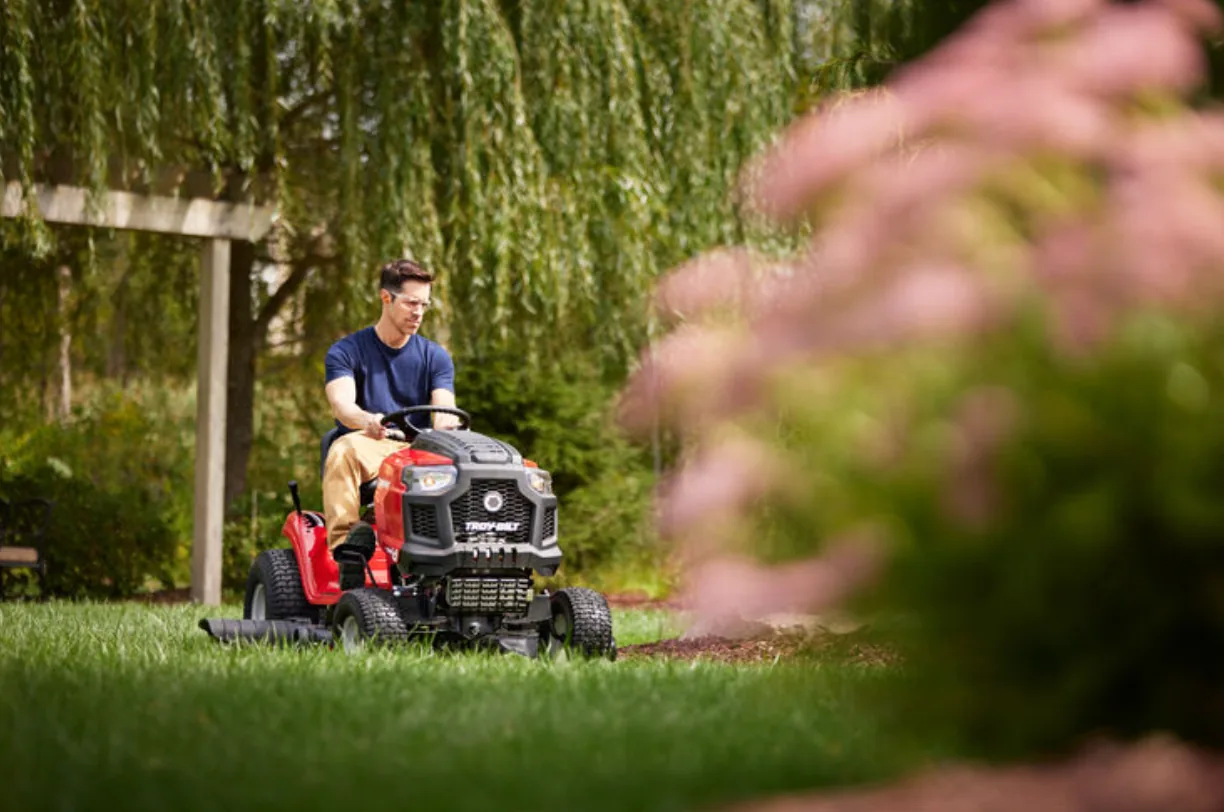 Troy-Bilt Bronco 46 Riding Lawn Mower | 547cc | 46″ Side-Discharge, Twin-Blade, Steel Cutting Deck | AutoDrive Transmission