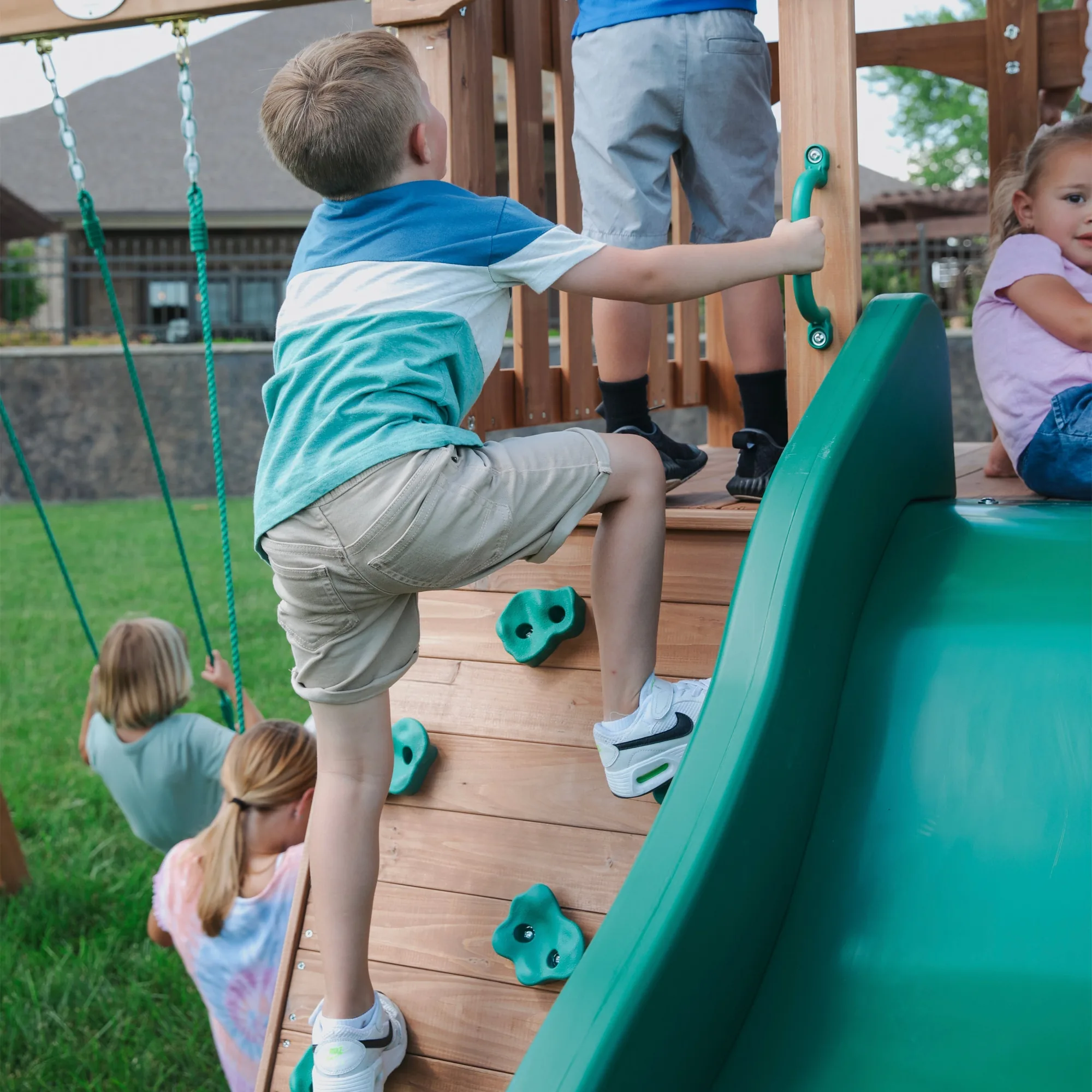 Lightning Ridge Swing Set